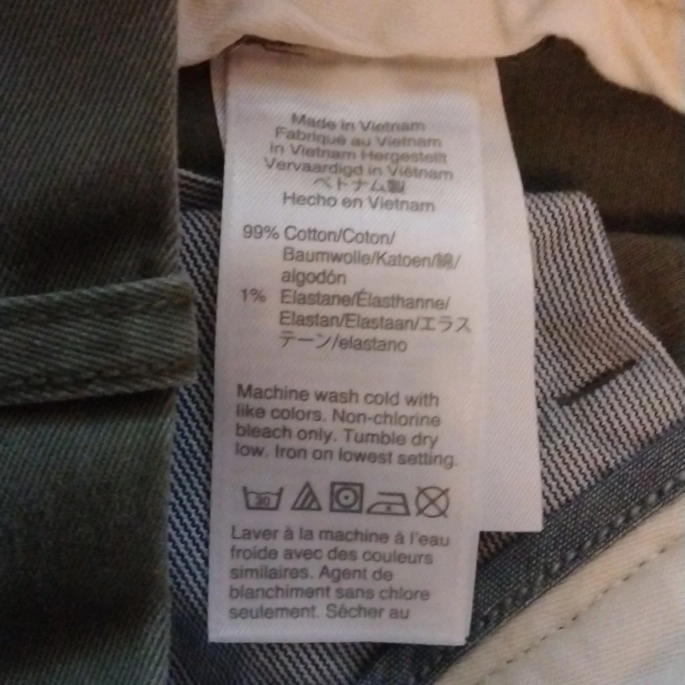 JCrew stretch Chino's,size 31x30..Army green. Missing button, button included.